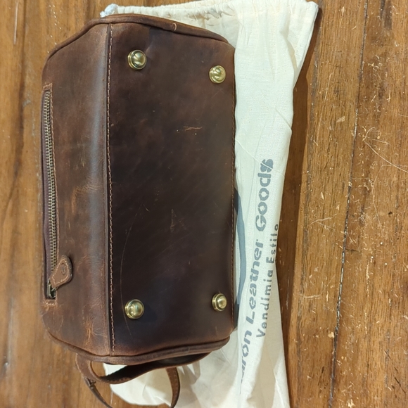 Aaron Leather Goods toiletries bag - Picture 7 of 7